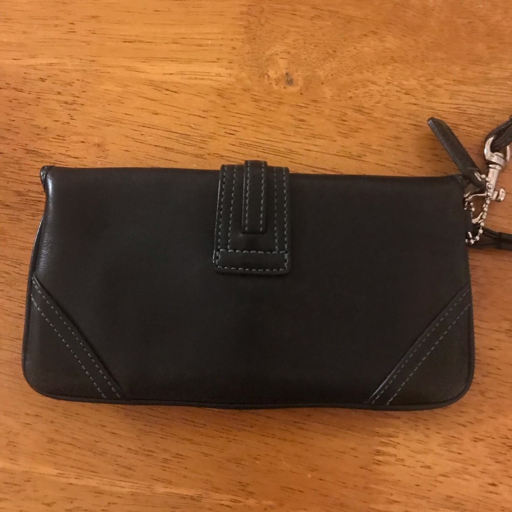 Coach black leather wristlet - Picture 2 of 3